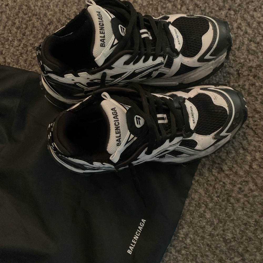 Balenciaga Runner - Size 9